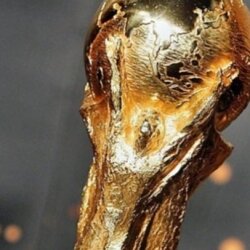 Украденные трофеи чемпионатов мира будут восстановлены скульптором из Швейцарии