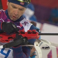 Норвежский биатлонист Уле-Эйнар Бьорндален выиграл золотую медаль. 2014 олимпийские игры