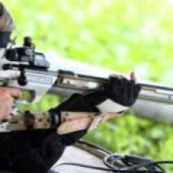 Алена Низкошапская в соревнованиях по пулевой стрельбе из винтовки на 50 метров из положения лежа на чемпионате Европы по стрелковому спор