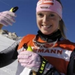 Биатлонистка Эви Захенбахер-Штеле дисквалифицирована на два года за употребление допинга
