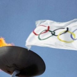 Огонь первых в истории зимних юношеских Олимпийских игр зажгли